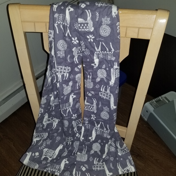 Flannel Handmade Mesa Llama Scarf Gray - Picture 3 of 5